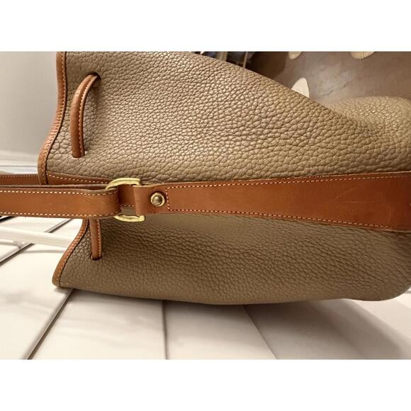 vintage Dooney & Bourke All-Weather Leather drawstring bucket bag in the taupe - Picture 7 of 15